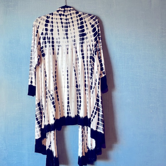 Long in the front and shorter in the back open cardigan - Picture 2 of 2